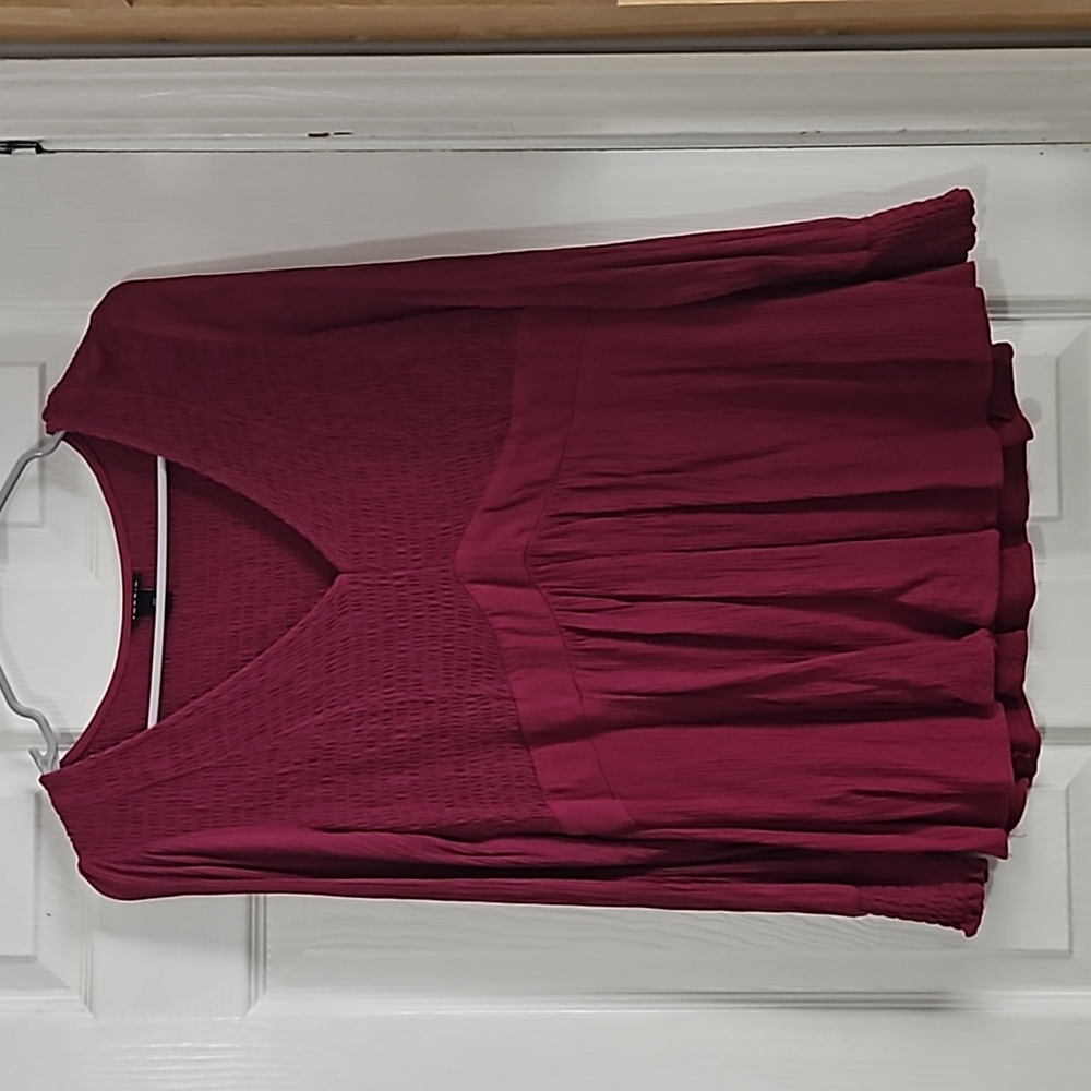 PRETTY TORRID CRINKLE GAUZE LONG SLEEVE SMOCKED TOP 00